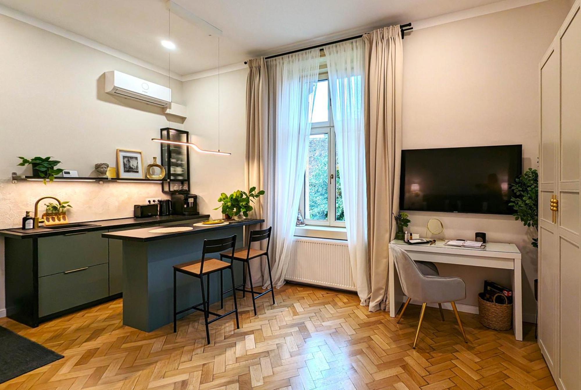 Apartment In Historic Center, Quiet Area, Ac Sibiu Exteriör bild